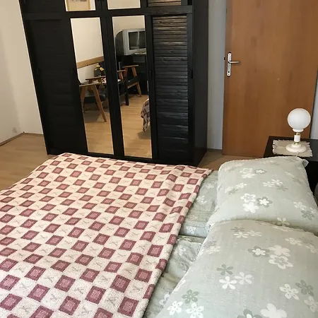 Friends 2 Apartment *