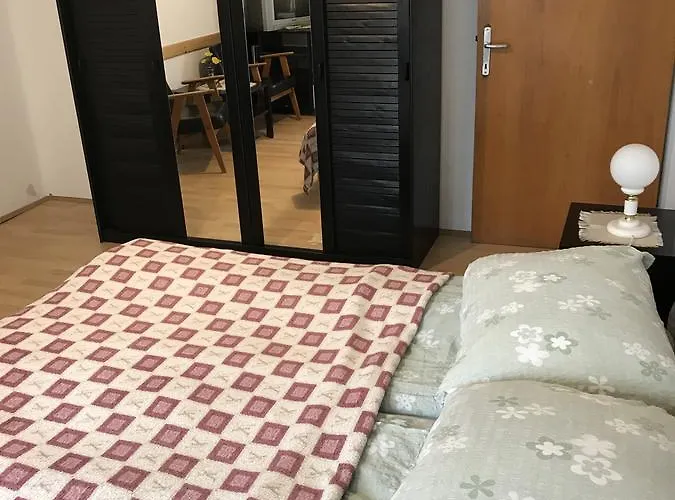 Friends 2 Apartment *